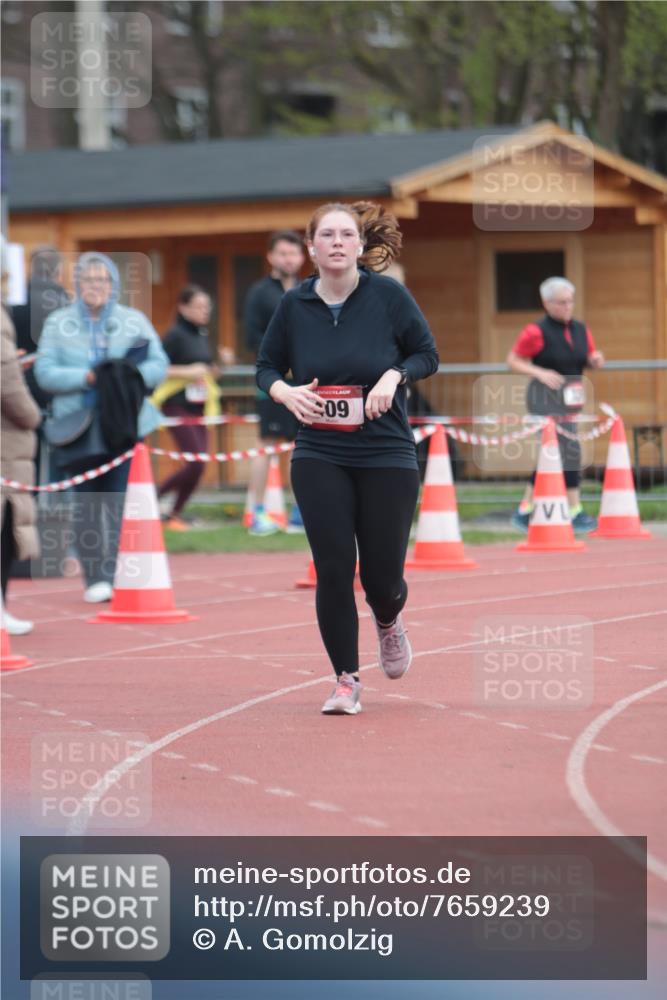 13.04.2025 - Hammer Lauf A. Gomolzig http://msf.ph/oto/7659239 13.04.2025 10:21:52 Ziel 409 meine-sportfotos.de