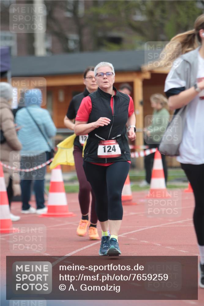 13.04.2025 - Hammer Lauf A. Gomolzig http://msf.ph/oto/7659259 13.04.2025 10:22:02 Ziel 124, 905, 1011, 1227 meine-sportfotos.de