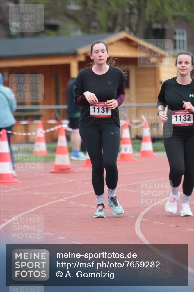 13.04.2025 - Hammer Lauf A. Gomolzig http://msf.ph/oto/7659282 13.04.2025 10:22:54 Ziel 1131, 1132 meine-sportfotos.de