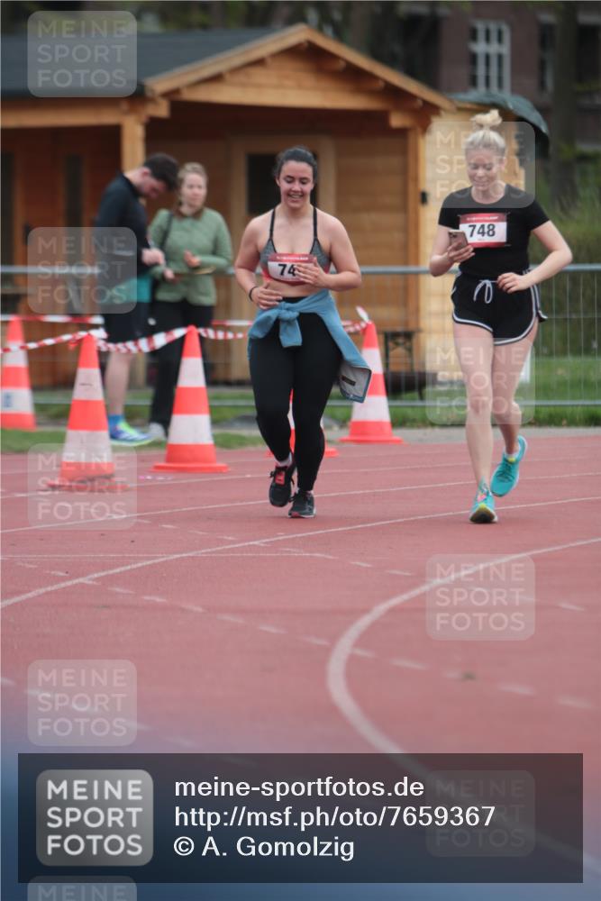 13.04.2025 - Hammer Lauf A. Gomolzig http://msf.ph/oto/7659367 13.04.2025 10:23:58 Ziel 748, 749 meine-sportfotos.de