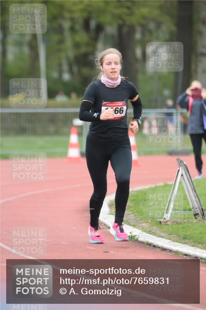 13.04.2025 - Hammer Lauf A. Gomolzig http://msf.ph/oto/7659831 13.04.2025 10:29:57 Ziel 305, 1066 meine-sportfotos.de