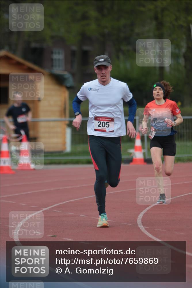 13.04.2025 - Hammer Lauf A. Gomolzig http://msf.ph/oto/7659869 13.04.2025 10:30:29 Ziel 205, 692, 1077, 1959 meine-sportfotos.de