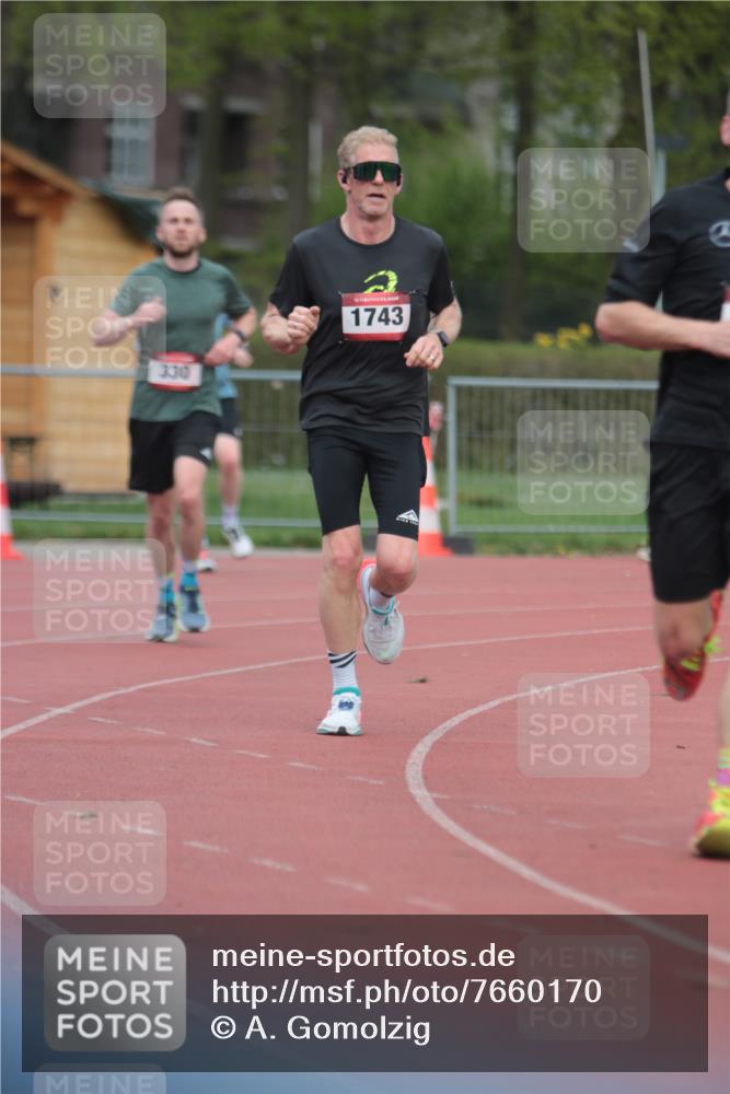 13.04.2025 - Hammer Lauf A. Gomolzig http://msf.ph/oto/7660170 13.04.2025 10:34:34 Ziel 330, 383, 1743, 1801 meine-sportfotos.de