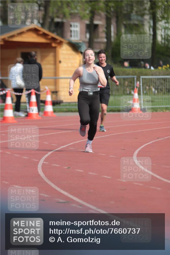 13.04.2025 - Hammer Lauf A. Gomolzig http://msf.ph/oto/7660737 13.04.2025 10:40:16 Ziel 537, 1099, 1796 meine-sportfotos.de
