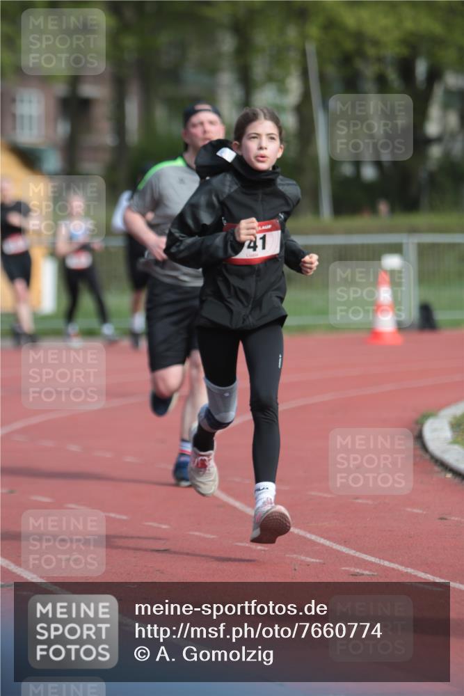 13.04.2025 - Hammer Lauf A. Gomolzig http://msf.ph/oto/7660774 13.04.2025 10:40:32 Ziel 180, 192, 260, 261, 353, 499, 577, 741, 1105, 1718 meine-sportfotos.de
