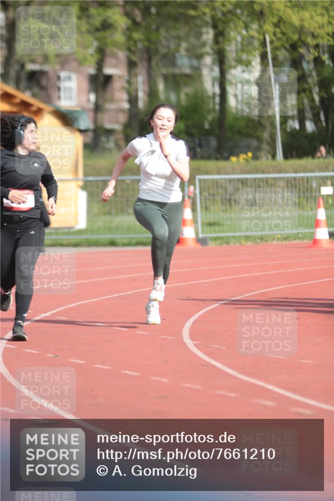 13.04.2025 - Hammer Lauf A. Gomolzig http://msf.ph/oto/7661210 13.04.2025 10:45:43 Ziel 282, 573, 1069 meine-sportfotos.de