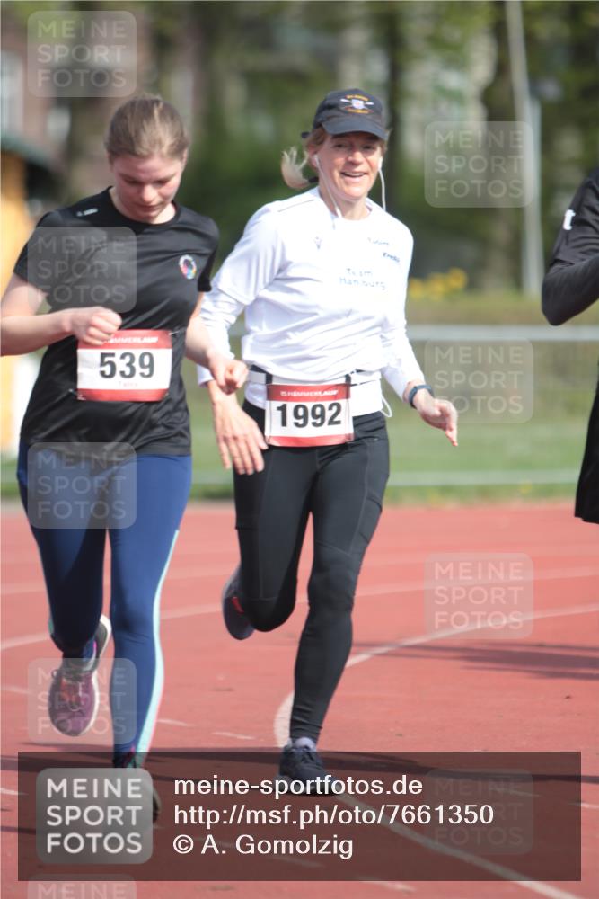 13.04.2025 - Hammer Lauf A. Gomolzig http://msf.ph/oto/7661350 13.04.2025 10:47:08 Ziel 149, 539, 1992, 1993 meine-sportfotos.de