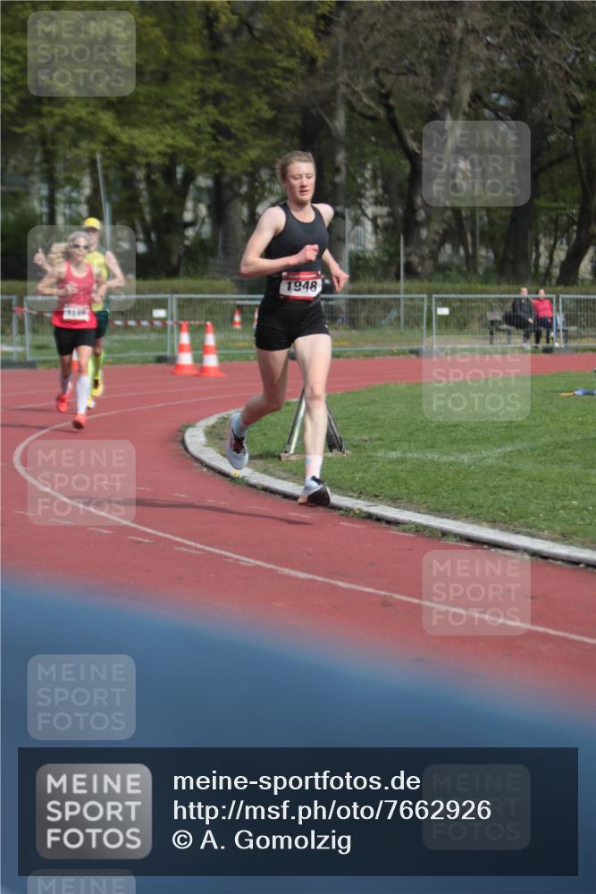 13.04.2025 - Hammer Lauf A. Gomolzig http://msf.ph/oto/7662926 13.04.2025 11:24:05 Ziel 633, 1151, 1948 meine-sportfotos.de