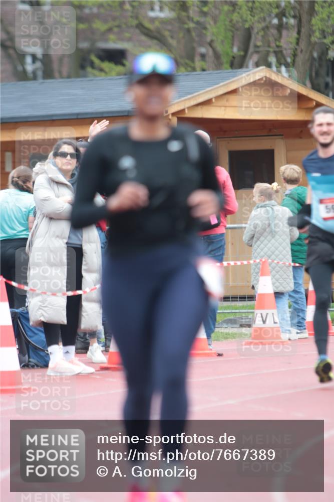 13.04.2025 - Hammer Lauf A. Gomolzig http://msf.ph/oto/7667389 13.04.2025 12:58:42 Ziel 588, 599, 1768 meine-sportfotos.de