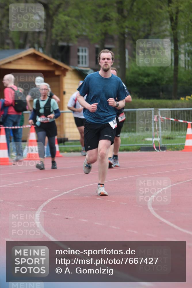13.04.2025 - Hammer Lauf A. Gomolzig http://msf.ph/oto/7667427 13.04.2025 13:00:35 Ziel 320, 1810 meine-sportfotos.de