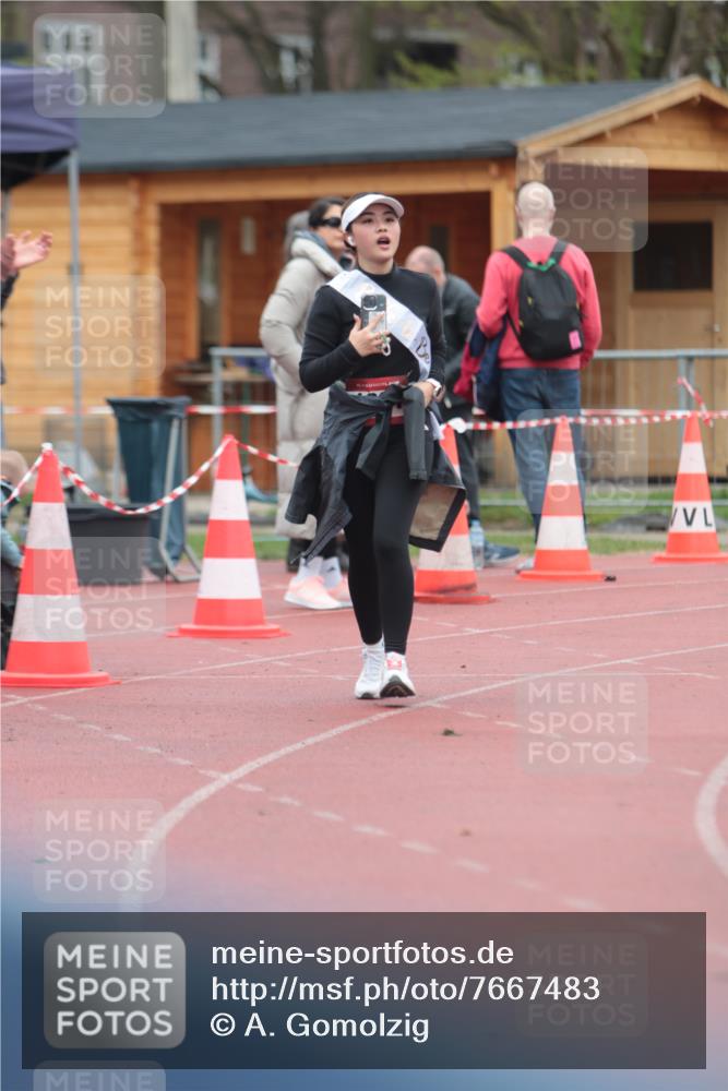 13.04.2025 - Hammer Lauf A. Gomolzig http://msf.ph/oto/7667483 13.04.2025 13:02:03 Ziel 482, 1201 meine-sportfotos.de