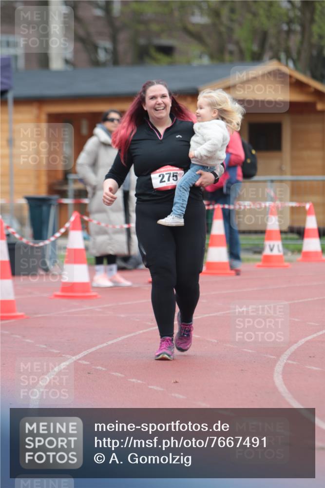 13.04.2025 - Hammer Lauf A. Gomolzig http://msf.ph/oto/7667491 13.04.2025 13:02:11 Ziel 275, 1201 meine-sportfotos.de