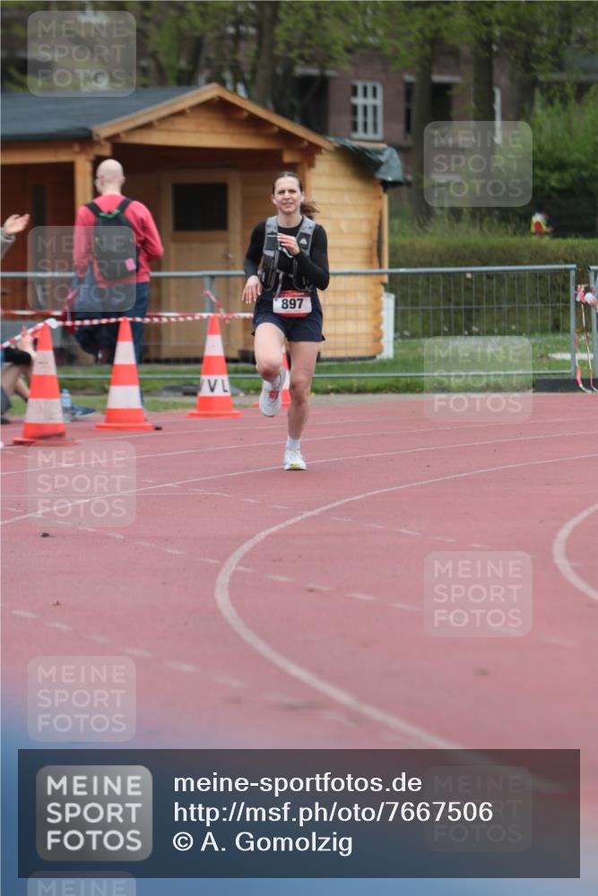 13.04.2025 - Hammer Lauf A. Gomolzig http://msf.ph/oto/7667506 13.04.2025 13:02:51 Ziel 897 meine-sportfotos.de