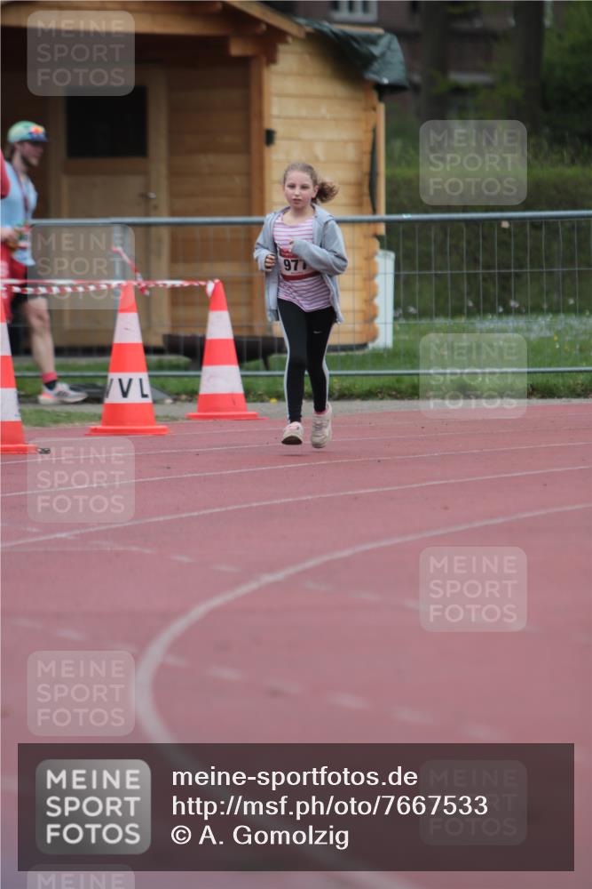 13.04.2025 - Hammer Lauf A. Gomolzig http://msf.ph/oto/7667533 13.04.2025 13:03:40 Ziel 977 meine-sportfotos.de