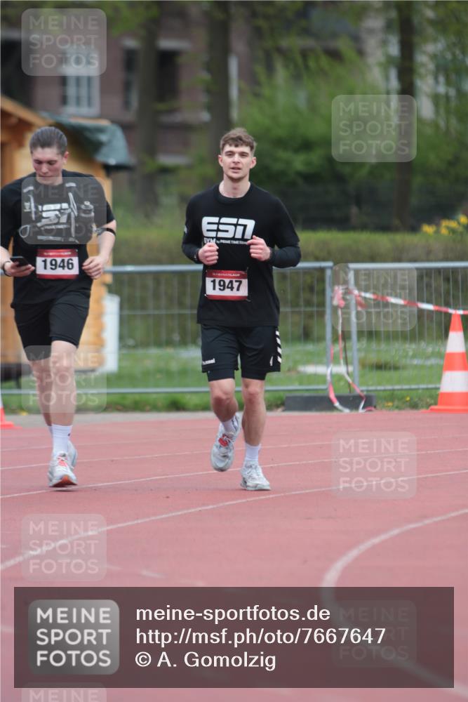 13.04.2025 - Hammer Lauf A. Gomolzig http://msf.ph/oto/7667647 13.04.2025 13:08:46 Ziel 1946, 1947 meine-sportfotos.de