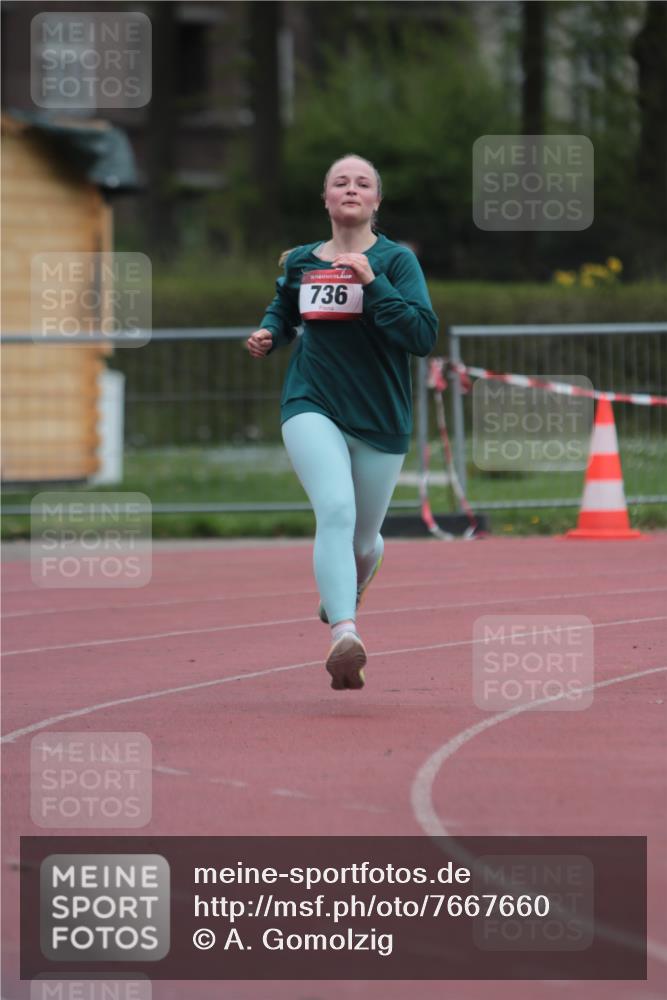 13.04.2025 - Hammer Lauf A. Gomolzig http://msf.ph/oto/7667660 13.04.2025 13:09:46 Ziel 736 meine-sportfotos.de