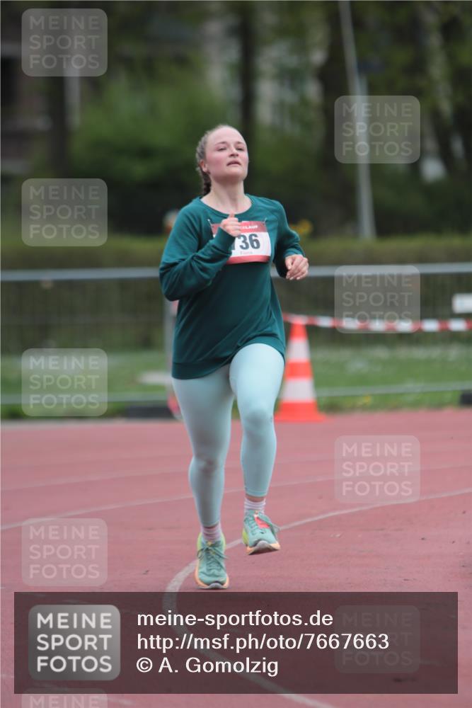 13.04.2025 - Hammer Lauf A. Gomolzig http://msf.ph/oto/7667663 13.04.2025 13:09:47 Ziel 736 meine-sportfotos.de