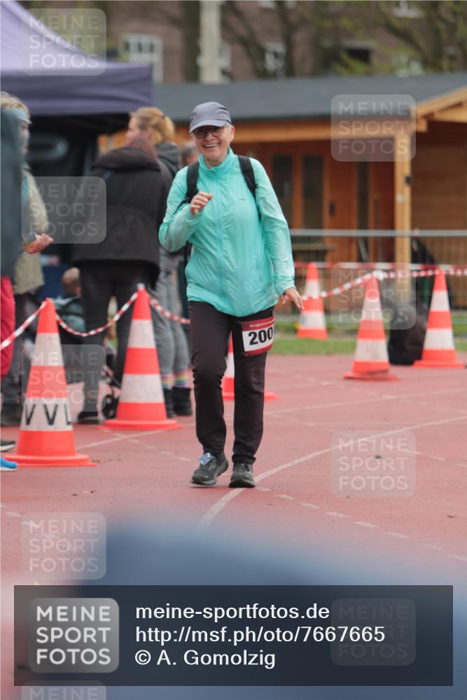 13.04.2025 - Hammer Lauf A. Gomolzig http://msf.ph/oto/7667665 13.04.2025 13:10:41 Ziel 2001 meine-sportfotos.de