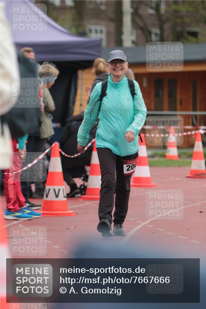 13.04.2025 - Hammer Lauf A. Gomolzig http://msf.ph/oto/7667666 13.04.2025 13:10:42 Ziel 2001 meine-sportfotos.de