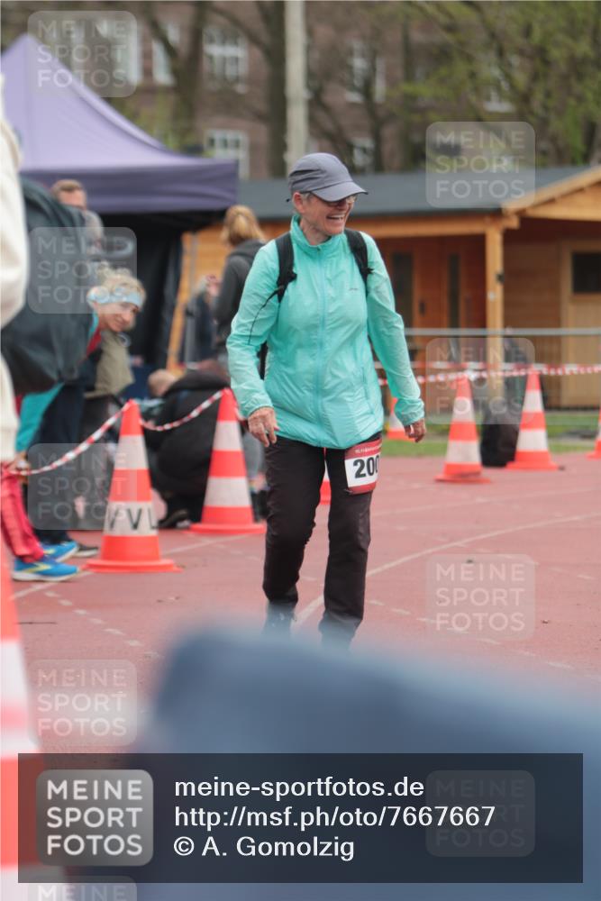 13.04.2025 - Hammer Lauf A. Gomolzig http://msf.ph/oto/7667667 13.04.2025 13:10:44 Ziel 2001 meine-sportfotos.de