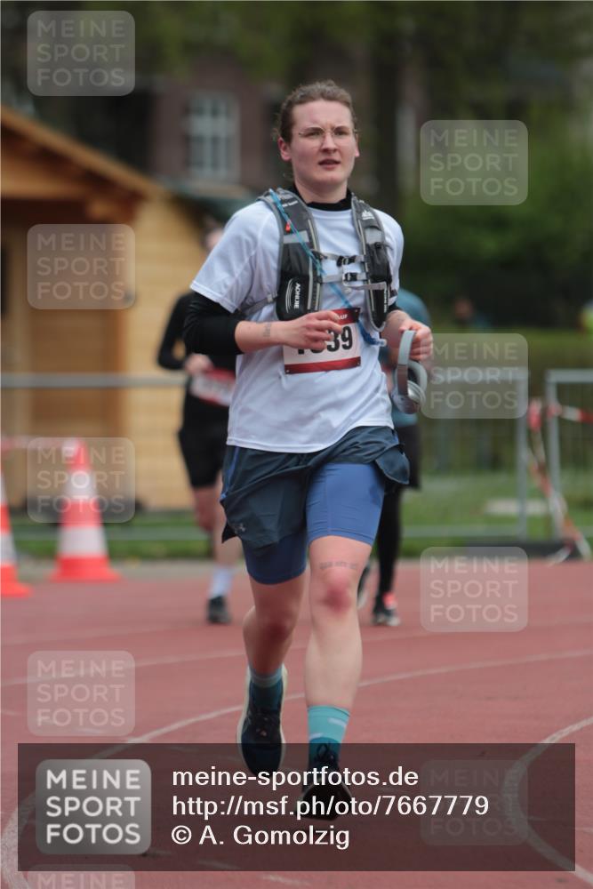 13.04.2025 - Hammer Lauf A. Gomolzig http://msf.ph/oto/7667779 13.04.2025 13:16:34 Ziel 173, 654, 1939 meine-sportfotos.de