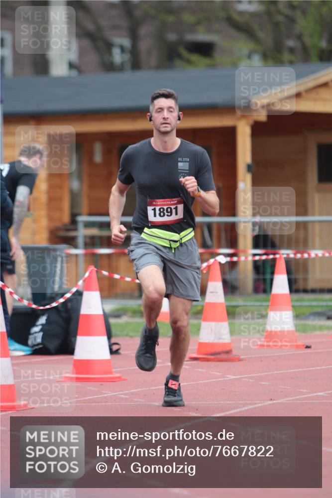 13.04.2025 - Hammer Lauf A. Gomolzig http://msf.ph/oto/7667822 13.04.2025 13:19:55 Ziel 1891 meine-sportfotos.de