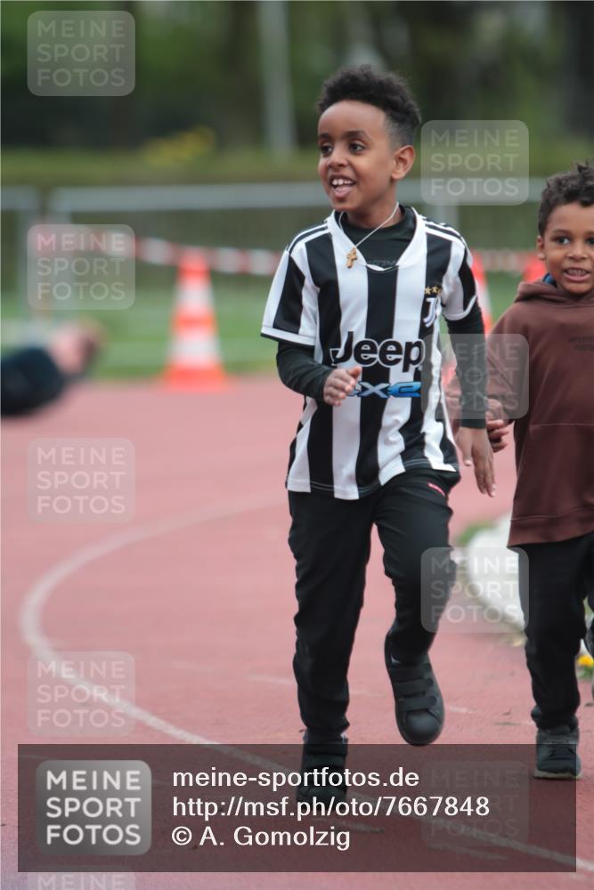 13.04.2025 - Hammer Lauf A. Gomolzig http://msf.ph/oto/7667848 13.04.2025 13:20:46 Ziel  meine-sportfotos.de