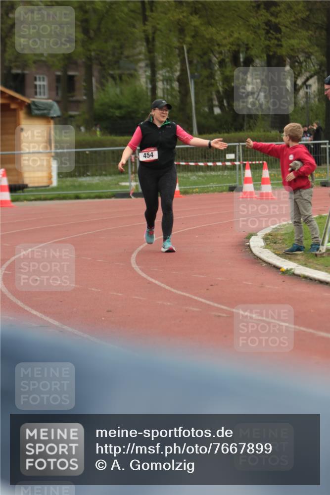 13.04.2025 - Hammer Lauf A. Gomolzig http://msf.ph/oto/7667899 13.04.2025 13:27:53 Ziel 454 meine-sportfotos.de