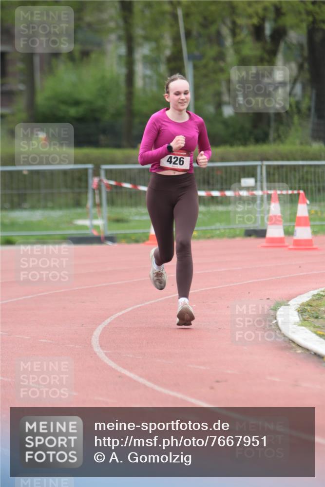 13.04.2025 - Hammer Lauf A. Gomolzig http://msf.ph/oto/7667951 13.04.2025 13:34:11 Ziel 426 meine-sportfotos.de