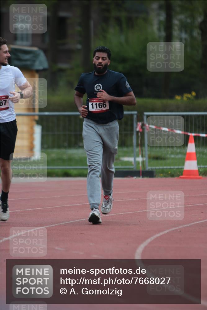 13.04.2025 - Hammer Lauf A. Gomolzig http://msf.ph/oto/7668027 13.04.2025 13:44:37 Ziel 1166, 1167 meine-sportfotos.de