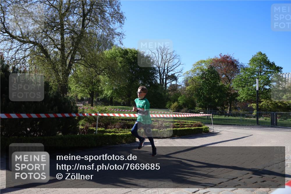 25.04.2025 - Das Zehntel Zöllner http://msf.ph/oto/7669685 26.04.2025 07:39:09 Laufen  meine-sportfotos.de