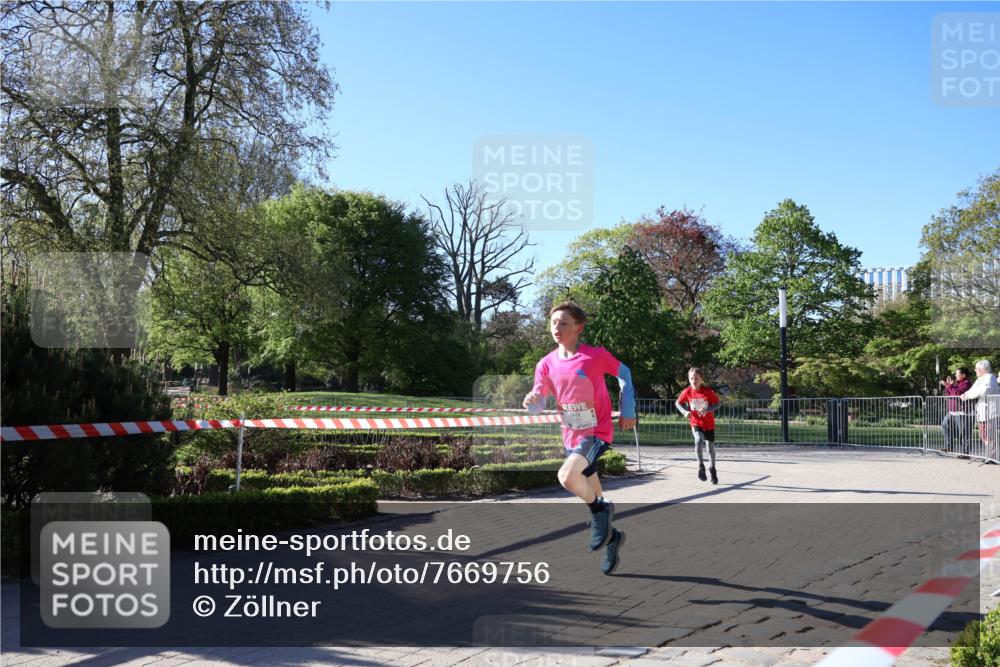 25.04.2025 - Das Zehntel Zöllner http://msf.ph/oto/7669756 26.04.2025 07:39:32 Laufen  meine-sportfotos.de