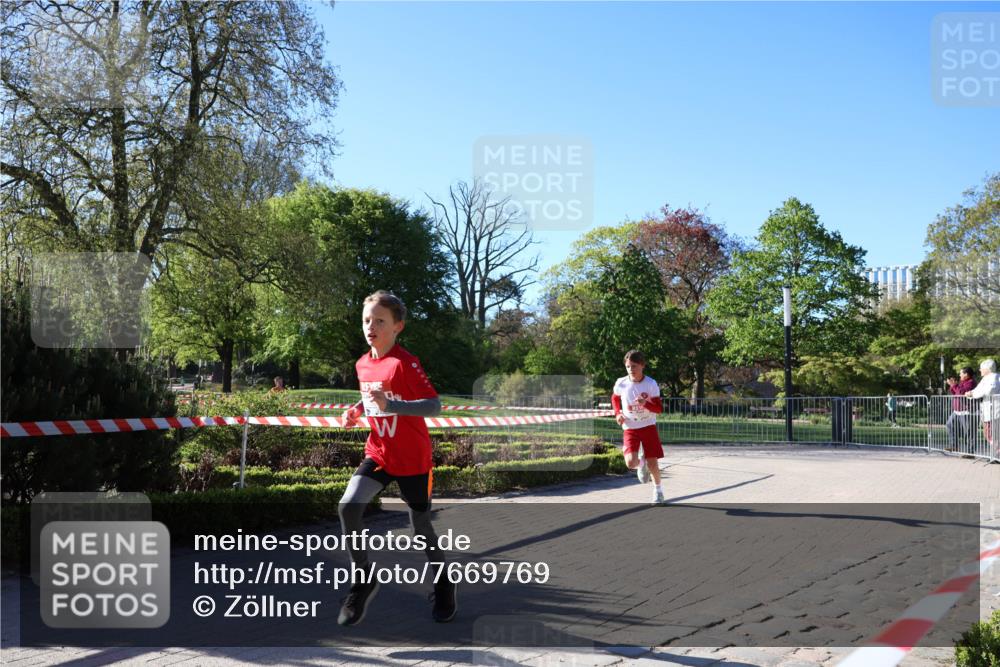 25.04.2025 - Das Zehntel Zöllner http://msf.ph/oto/7669769 26.04.2025 07:39:34 Laufen  meine-sportfotos.de