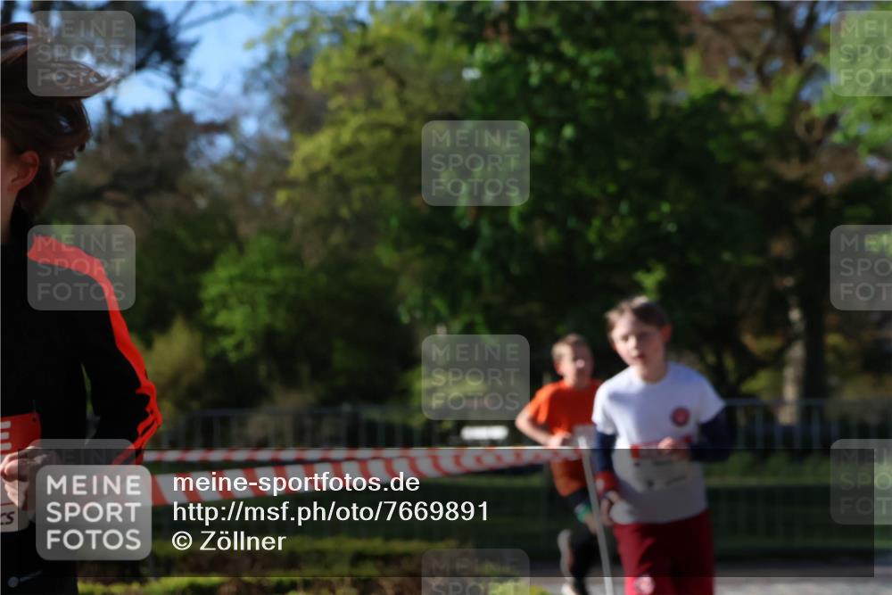 25.04.2025 - Das Zehntel Zöllner http://msf.ph/oto/7669891 26.04.2025 07:40:17 Laufen  meine-sportfotos.de