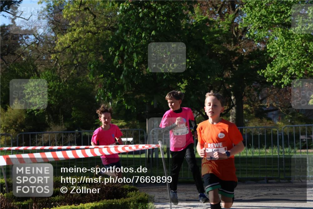 25.04.2025 - Das Zehntel Zöllner http://msf.ph/oto/7669899 26.04.2025 07:40:19 Laufen 3540 meine-sportfotos.de