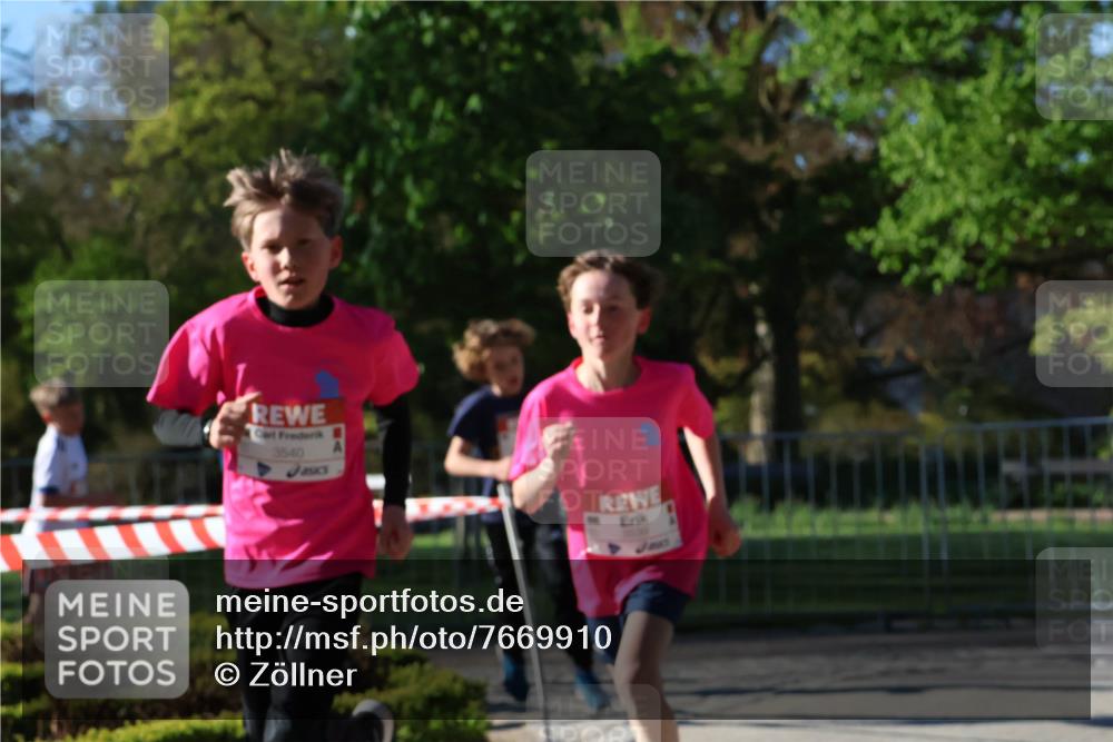 25.04.2025 - Das Zehntel Zöllner http://msf.ph/oto/7669910 26.04.2025 07:40:21 Laufen 3540 meine-sportfotos.de