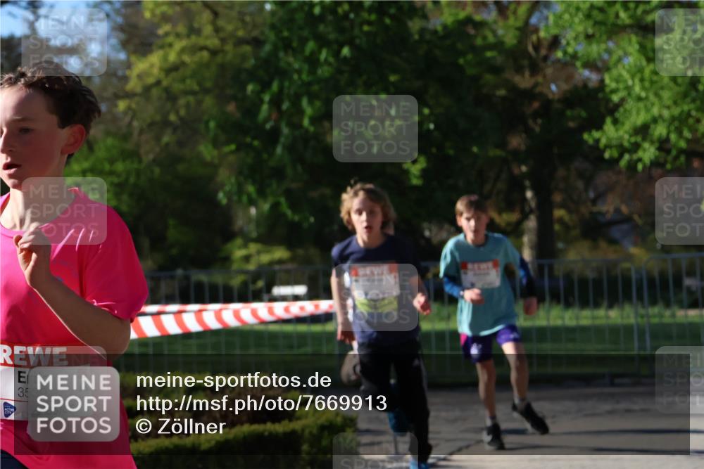 25.04.2025 - Das Zehntel Zöllner http://msf.ph/oto/7669913 26.04.2025 07:40:22 Laufen 3539 meine-sportfotos.de