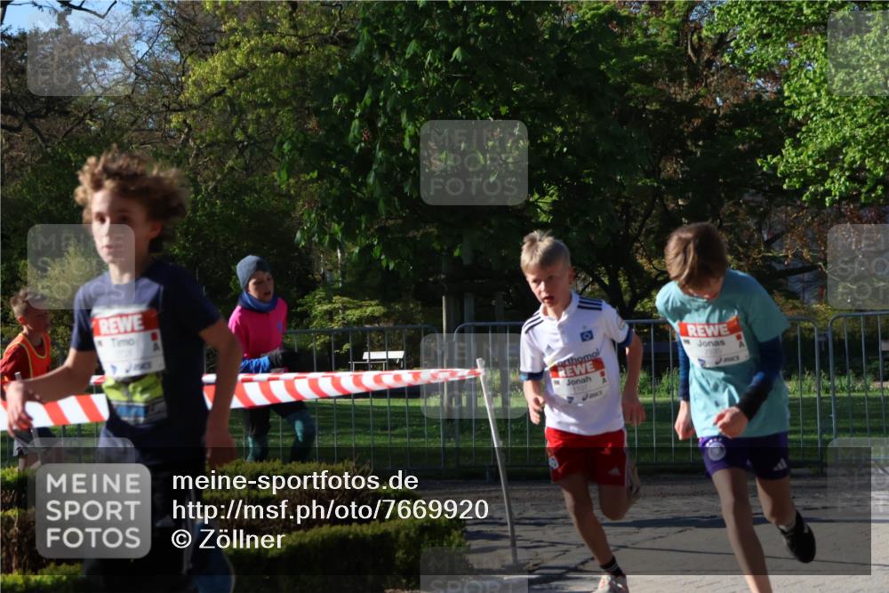 25.04.2025 - Das Zehntel Zöllner http://msf.ph/oto/7669920 26.04.2025 07:40:23 Laufen 1107 meine-sportfotos.de