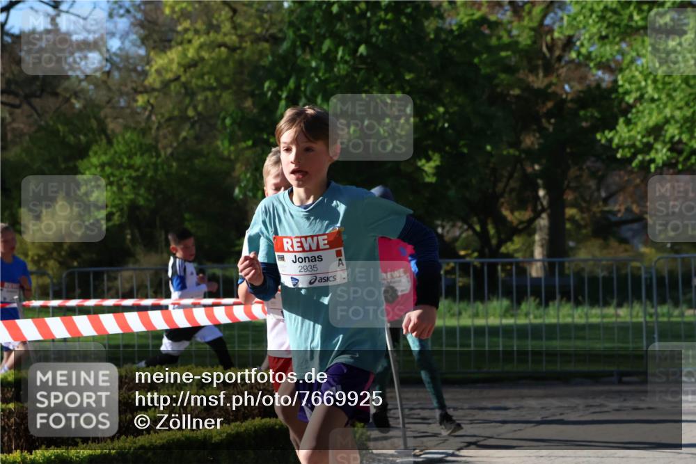 25.04.2025 - Das Zehntel Zöllner http://msf.ph/oto/7669925 26.04.2025 07:40:24 Laufen 2935 meine-sportfotos.de