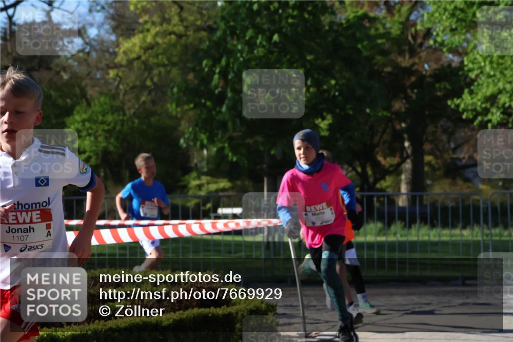 25.04.2025 - Das Zehntel Zöllner http://msf.ph/oto/7669929 26.04.2025 07:40:25 Laufen 1107 meine-sportfotos.de