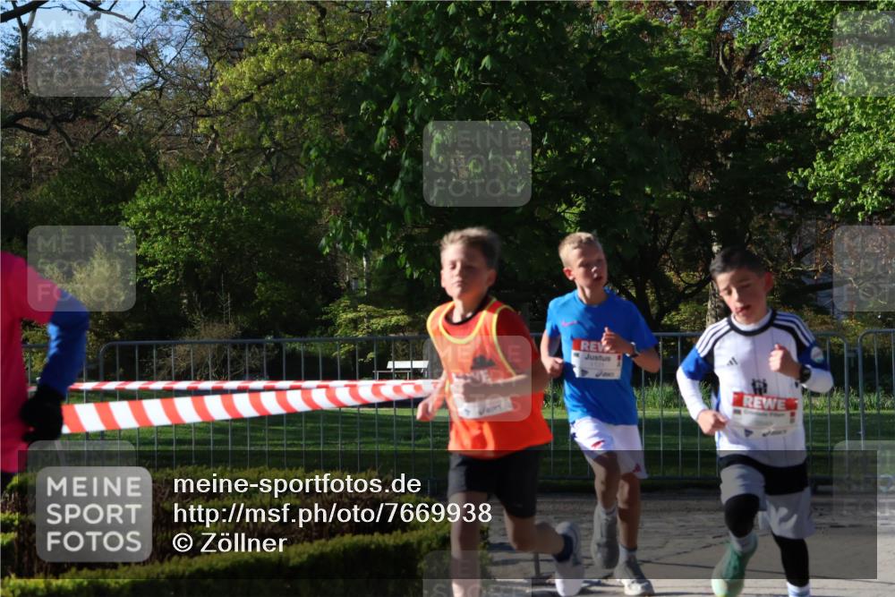 25.04.2025 - Das Zehntel Zöllner http://msf.ph/oto/7669938 26.04.2025 07:40:26 Laufen 1131 meine-sportfotos.de