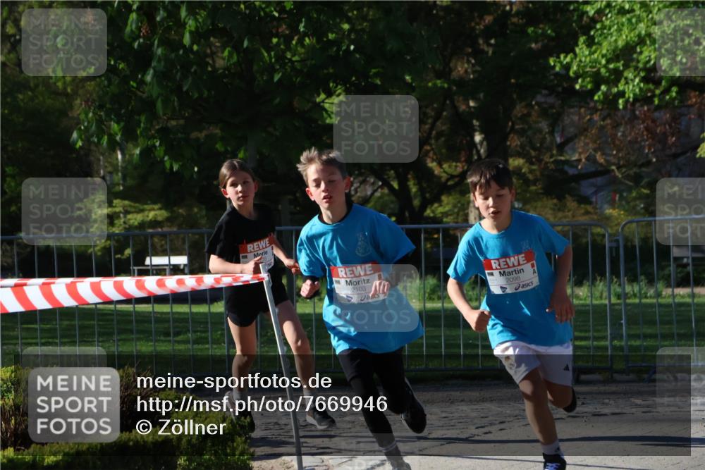 25.04.2025 - Das Zehntel Zöllner http://msf.ph/oto/7669946 26.04.2025 07:40:29 Laufen 2103, 2098 meine-sportfotos.de
