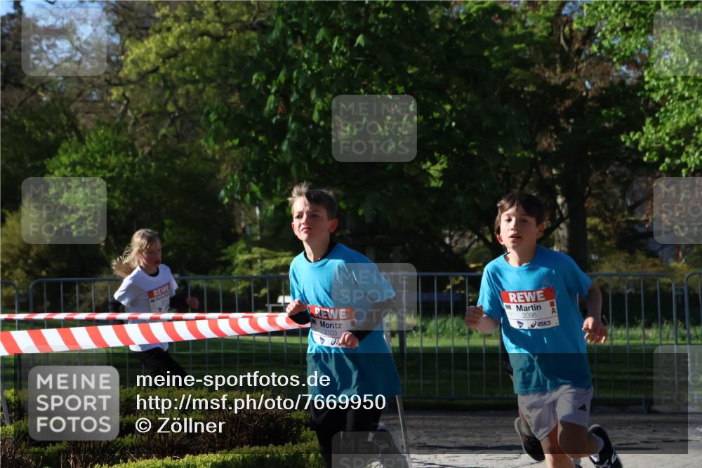 25.04.2025 - Das Zehntel Zöllner http://msf.ph/oto/7669950 26.04.2025 07:40:30 Laufen 2103, 2098 meine-sportfotos.de