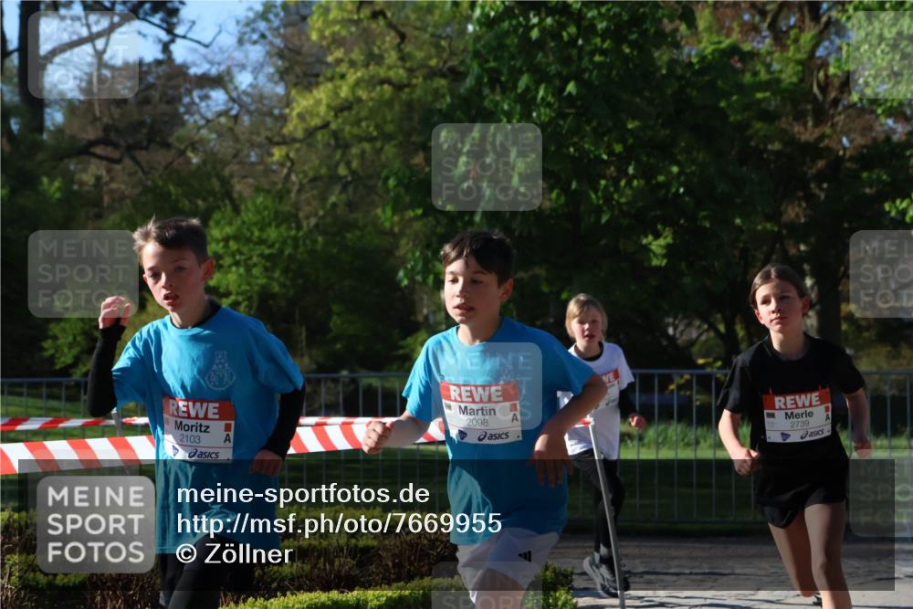 25.04.2025 - Das Zehntel Zöllner http://msf.ph/oto/7669955 26.04.2025 07:40:30 Laufen 2103, 2098, 2739 meine-sportfotos.de