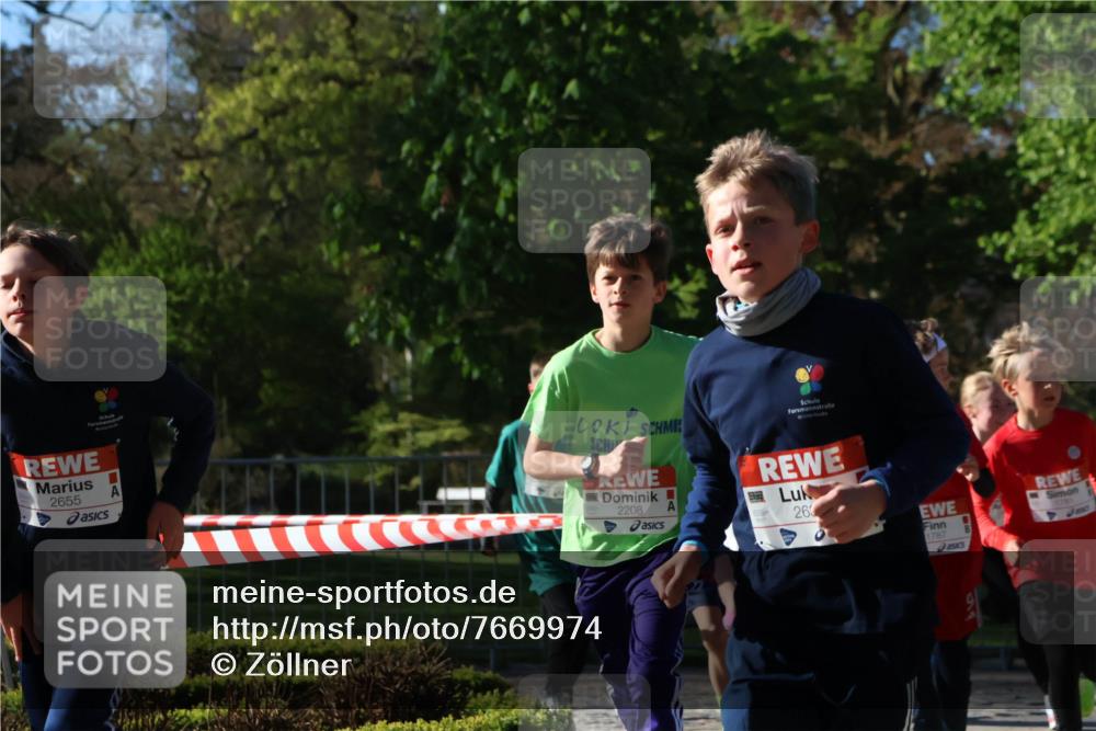 25.04.2025 - Das Zehntel Zöllner http://msf.ph/oto/7669974 26.04.2025 07:40:34 Laufen 2655, 2208, 263, 1787, 5781 meine-sportfotos.de