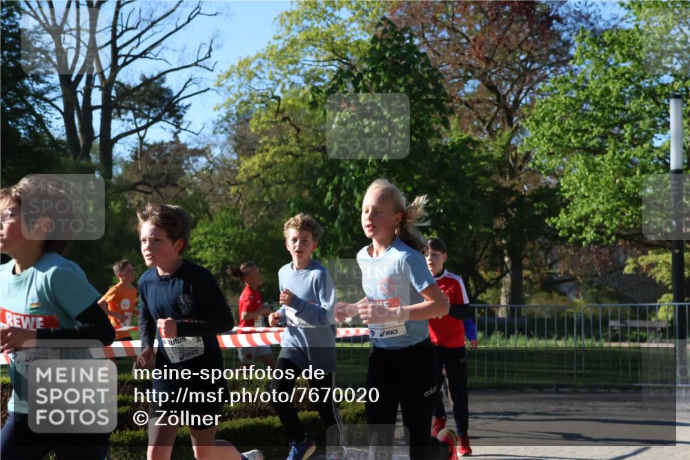 25.04.2025 - Das Zehntel Zöllner http://msf.ph/oto/7670020 26.04.2025 07:40:40 Laufen 1112, 1113 meine-sportfotos.de