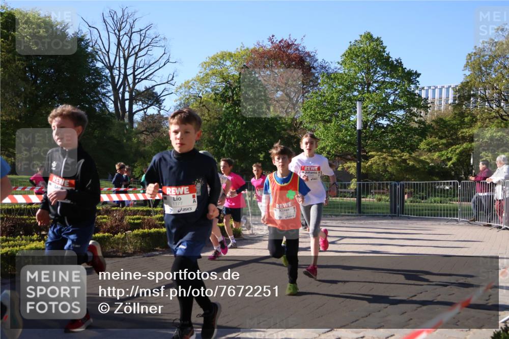 25.04.2025 - Das Zehntel Zöllner http://msf.ph/oto/7672251 26.04.2025 07:41:10 Laufen 1177 meine-sportfotos.de