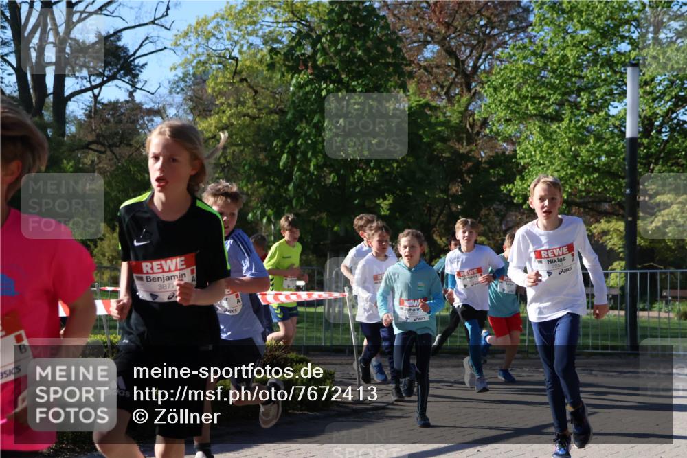25.04.2025 - Das Zehntel Zöllner http://msf.ph/oto/7672413 26.04.2025 07:41:26 Laufen 3877, 2853 meine-sportfotos.de