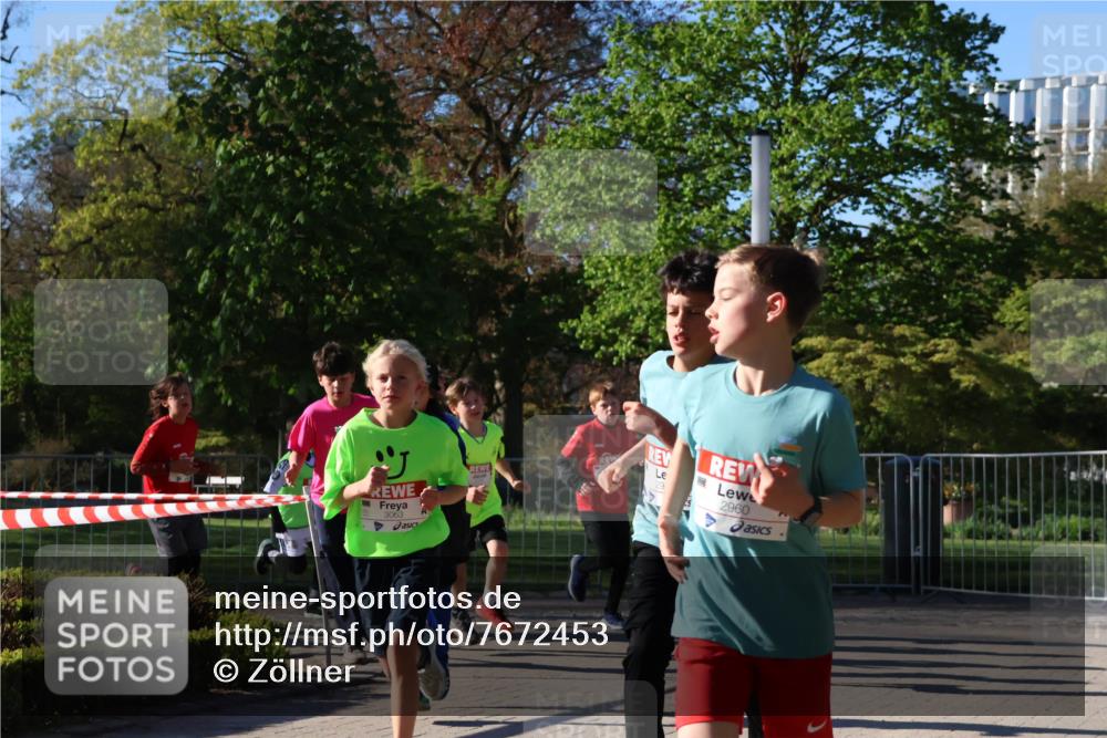 25.04.2025 - Das Zehntel Zöllner http://msf.ph/oto/7672453 26.04.2025 07:41:29 Laufen 3063, 2960 meine-sportfotos.de