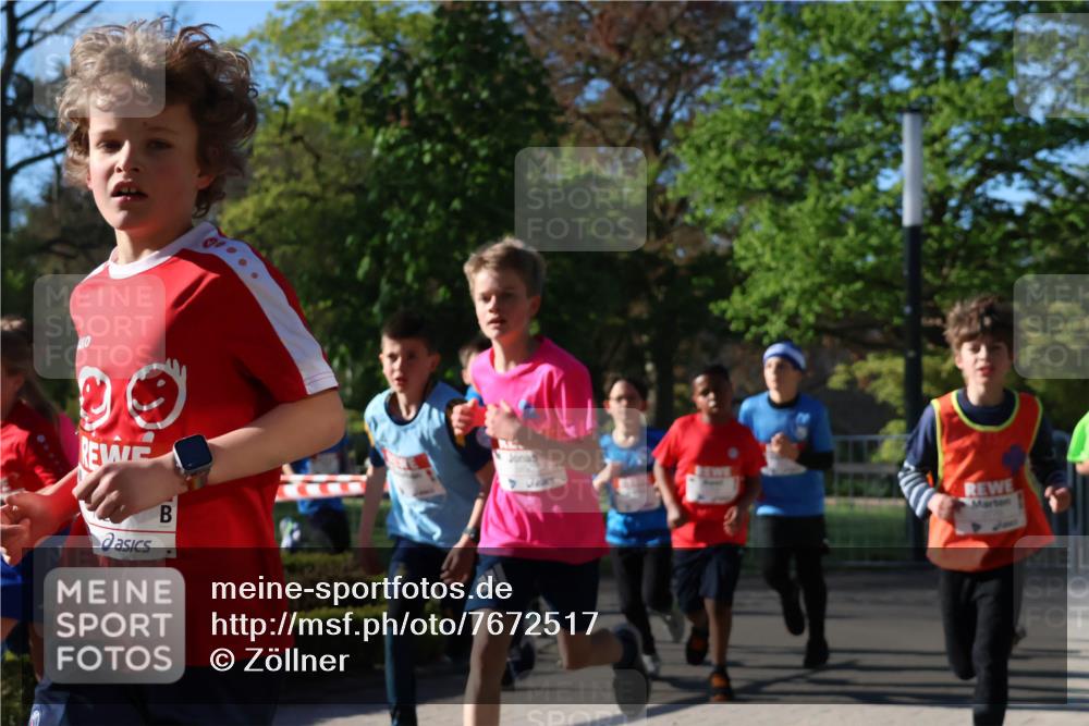 25.04.2025 - Das Zehntel Zöllner http://msf.ph/oto/7672517 26.04.2025 07:41:37 Laufen 99 meine-sportfotos.de